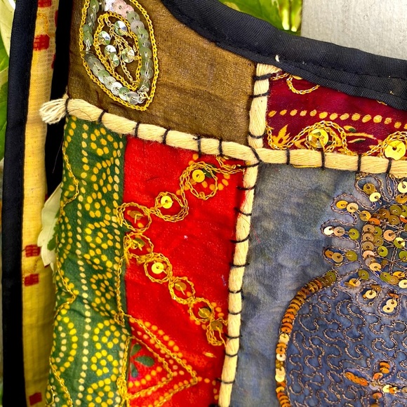 BOHEMIAN UNIQUE PATCHWORK HANDMADE UPCYCLED SHOULDER BAG TOTE ADVENTUROU… - Picture 3 of 13